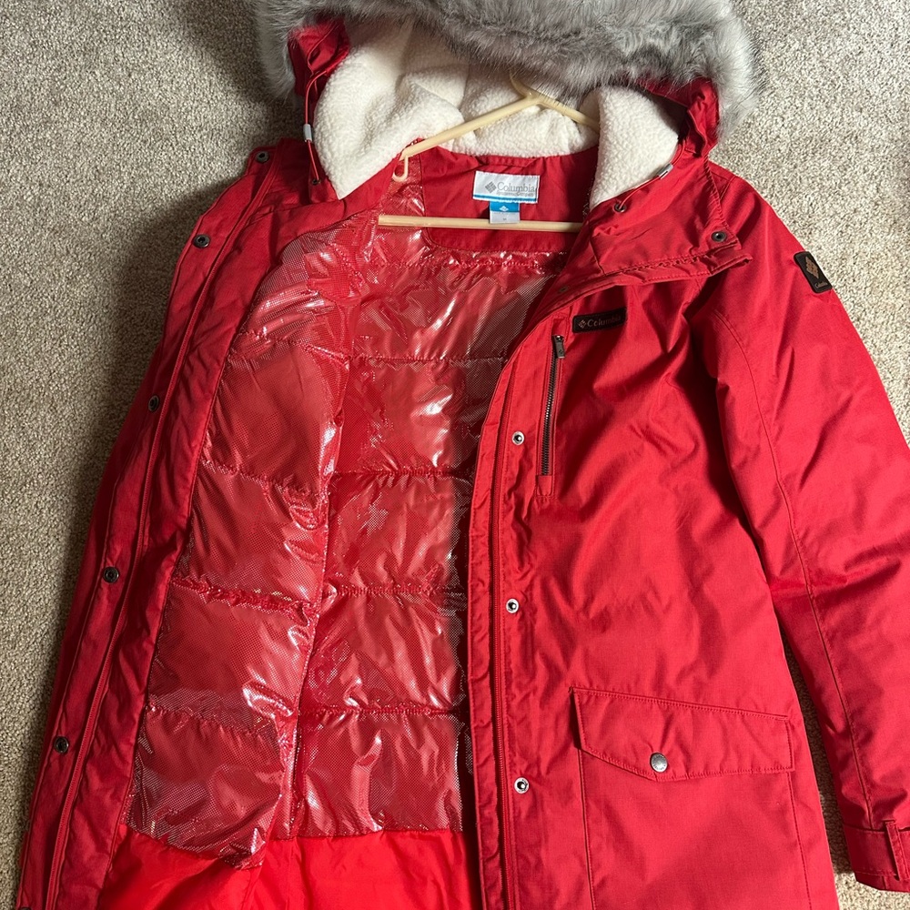Columbia, red, medium